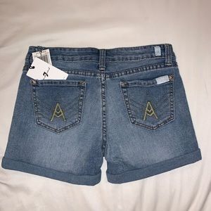 NWT. Seven for all ManKind Denim Shorts Sz8
